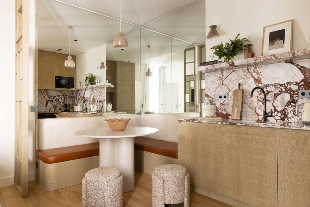 Luxurious Residence Saint Honore by onefinestay - 3