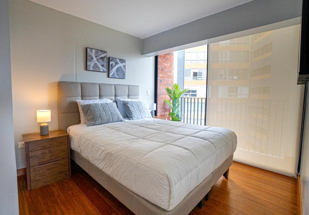 Duplex Moderno y Espacioso en Miraflores - 2