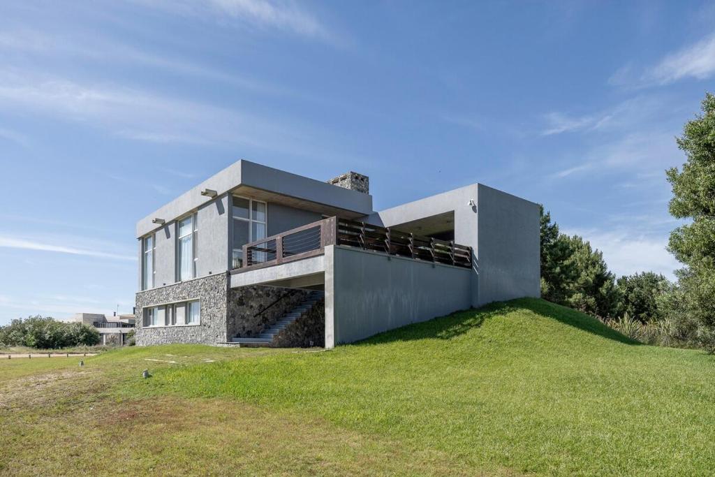 Oceanfront Mansion - 5