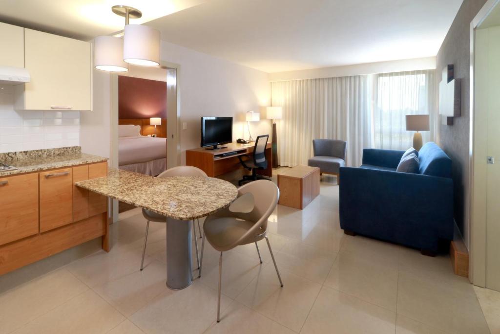 Staybridge Suites Guadalajara Expo by IHG - 4