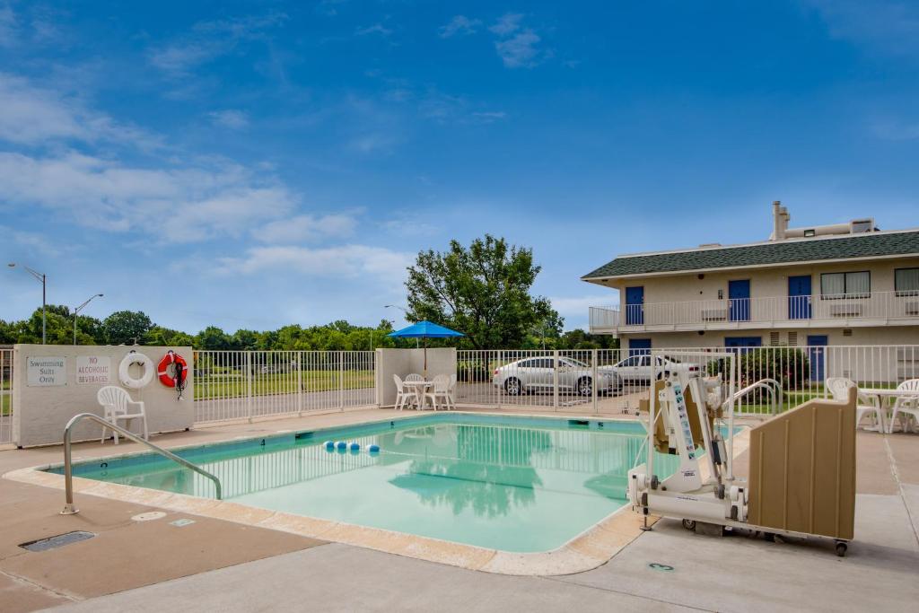 Motel 6-Muskogee, OK photo