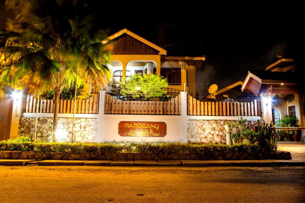 Mahogany Lodge, Cantonments — Hotel in Accra