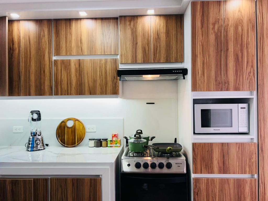 Luxury Apartment with Jacuzzi 2 Bedroom 2 Bath - 1