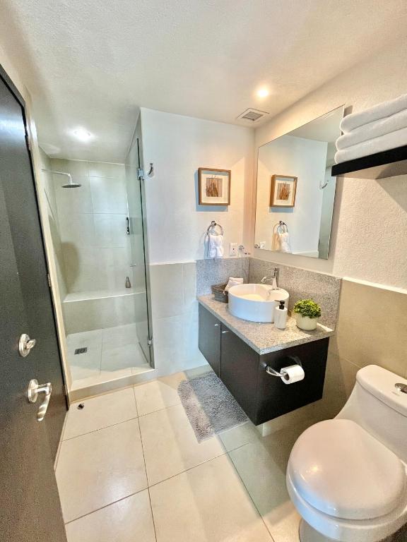 Grand Venetian Beachfront Condos - 5