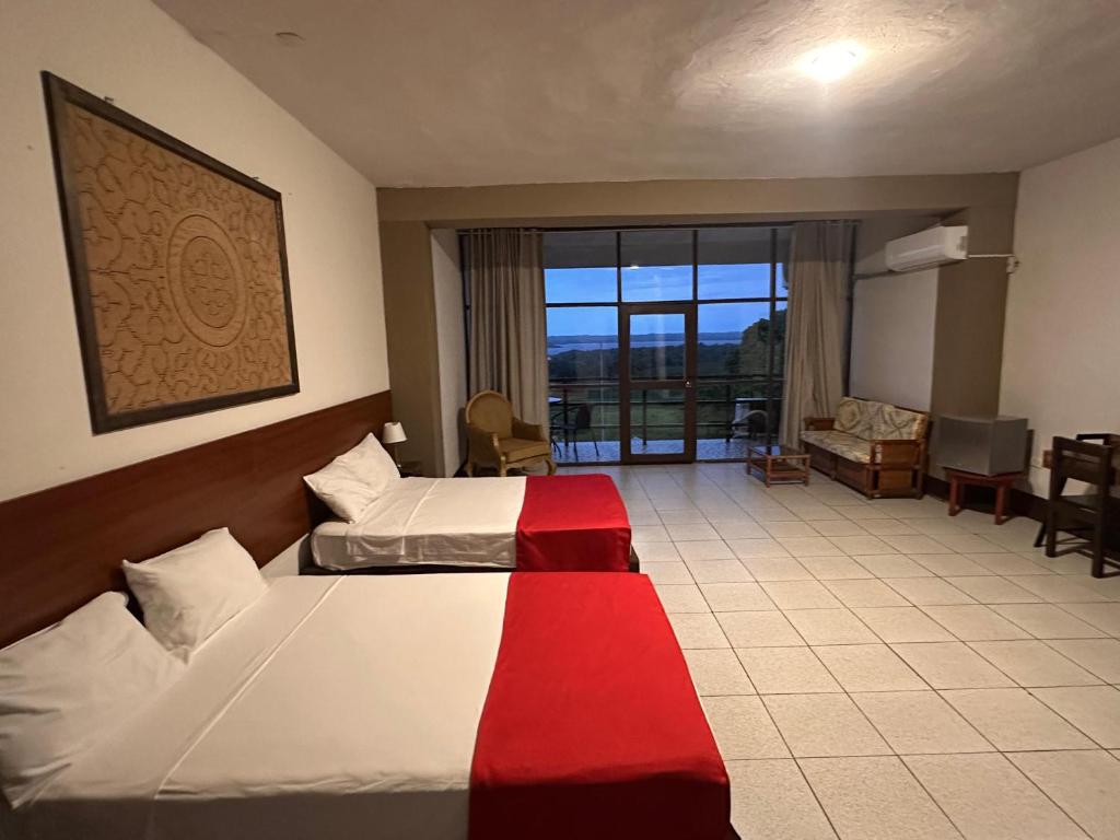 La Posada del Cauchero Hotel & Suites - 2