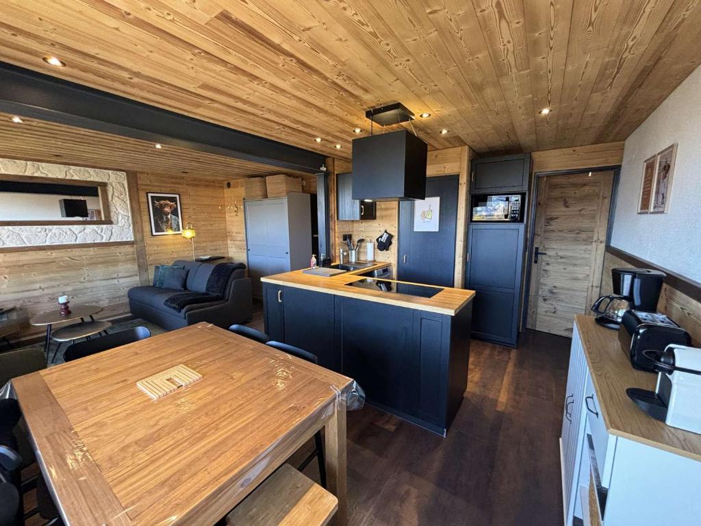 Appartement rénové 3 pièces, Alpe d'Huez, balcon, parking - FR-1-405-375 - 1