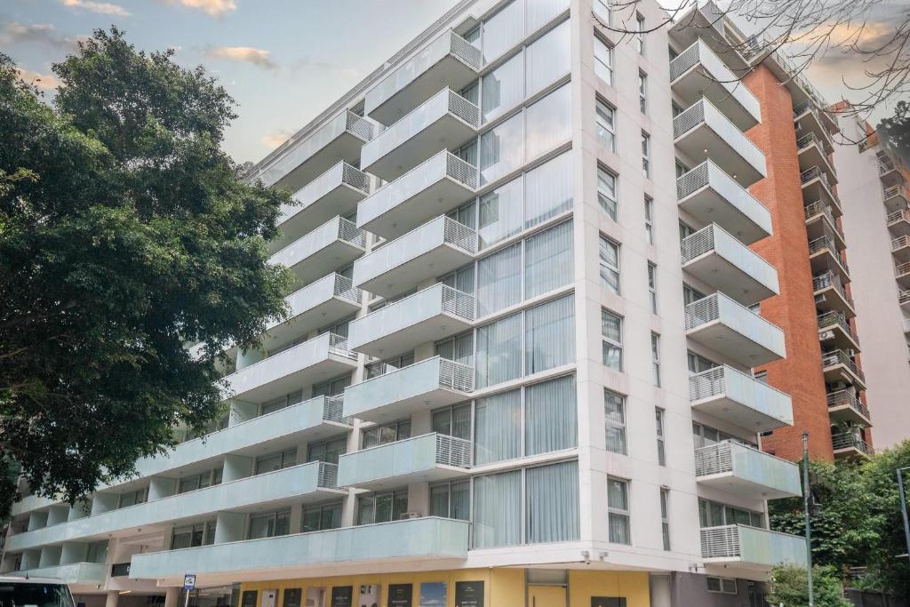 Dazzler by Wyndham Polo - 2