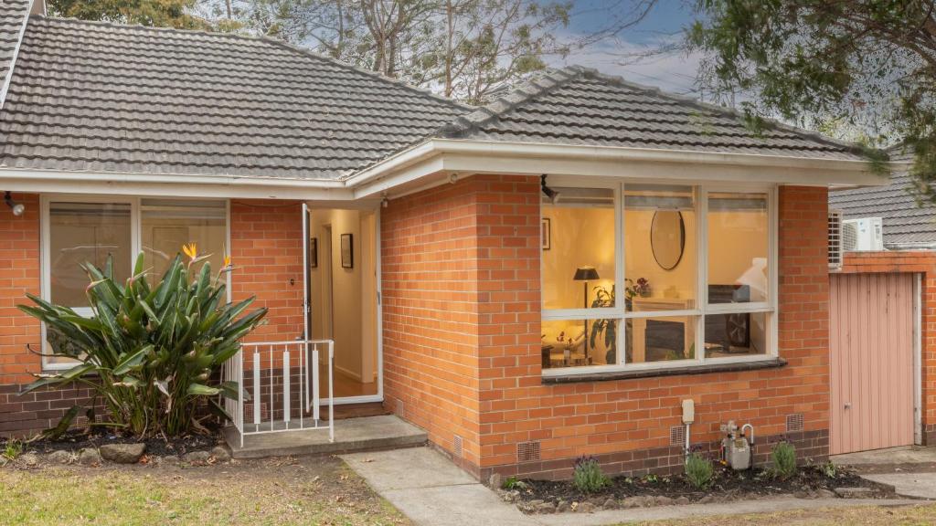 Exterior view, Rent Melbourne in Melbourne