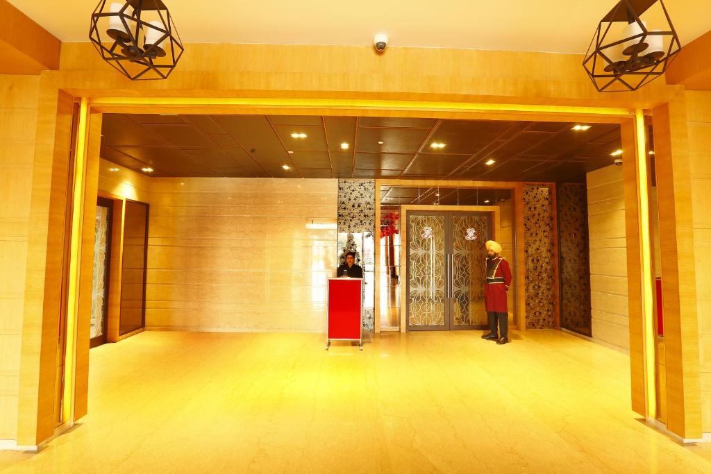 フロント・ロビー