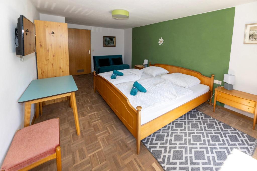 Goldiger Hirsch Pension mit Gemeinschaftsküche - 4