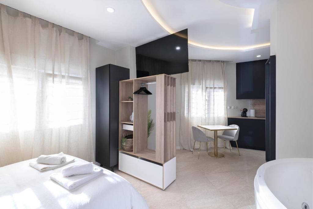 Málaga BOUTIQUE Luxury Jacuzzi - by N&N LUXE PROPERTIES - 3