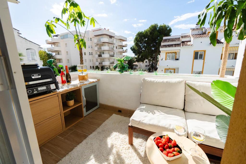 Penthouse 5 min from the beach with balcony and pool access - 2