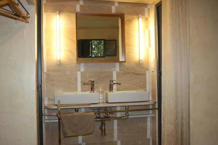 Room 2p & bathroom - 3