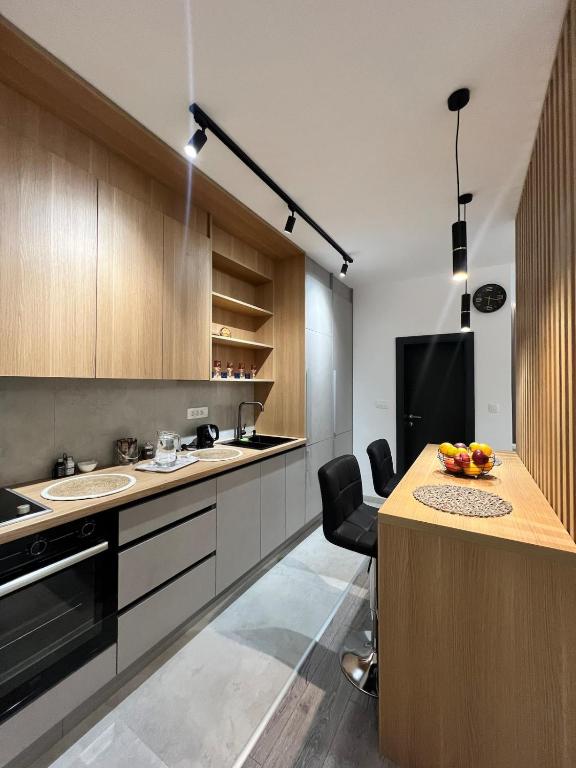 Millie Apartment - Cozy Stay with Parking - 3
