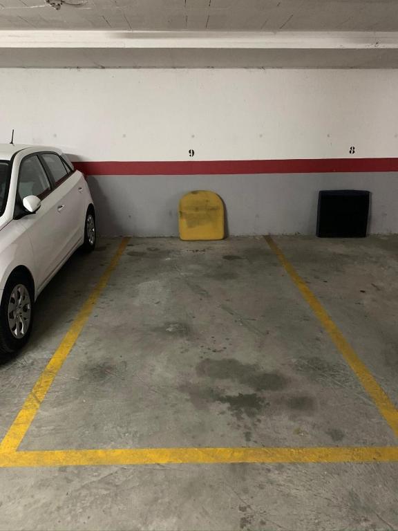 Torremolinos Retreat Parking available - 3