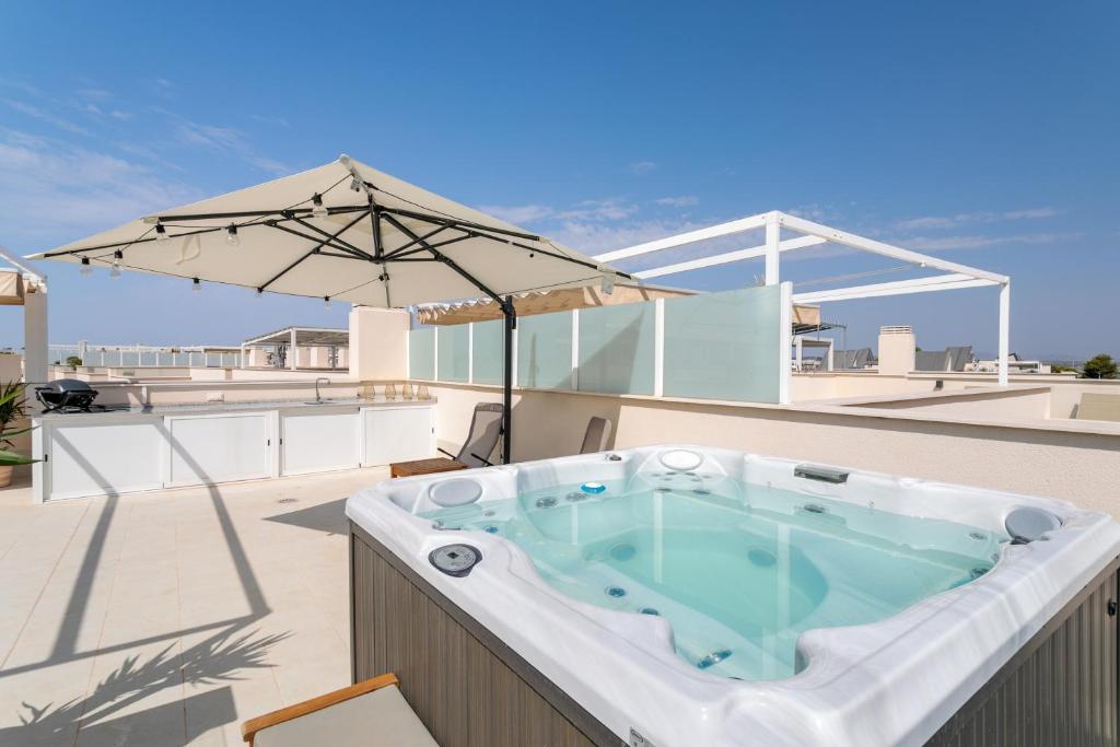 Rooftop Terrace, Private Jacuzzi, Heated Pool - 1