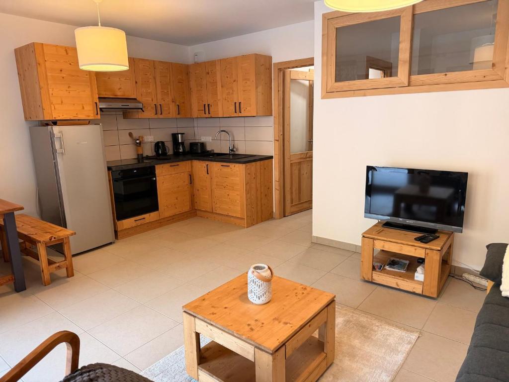 Appartement cozy avec grande terrasse et casier à skis - FR-1-464-256 - 3
