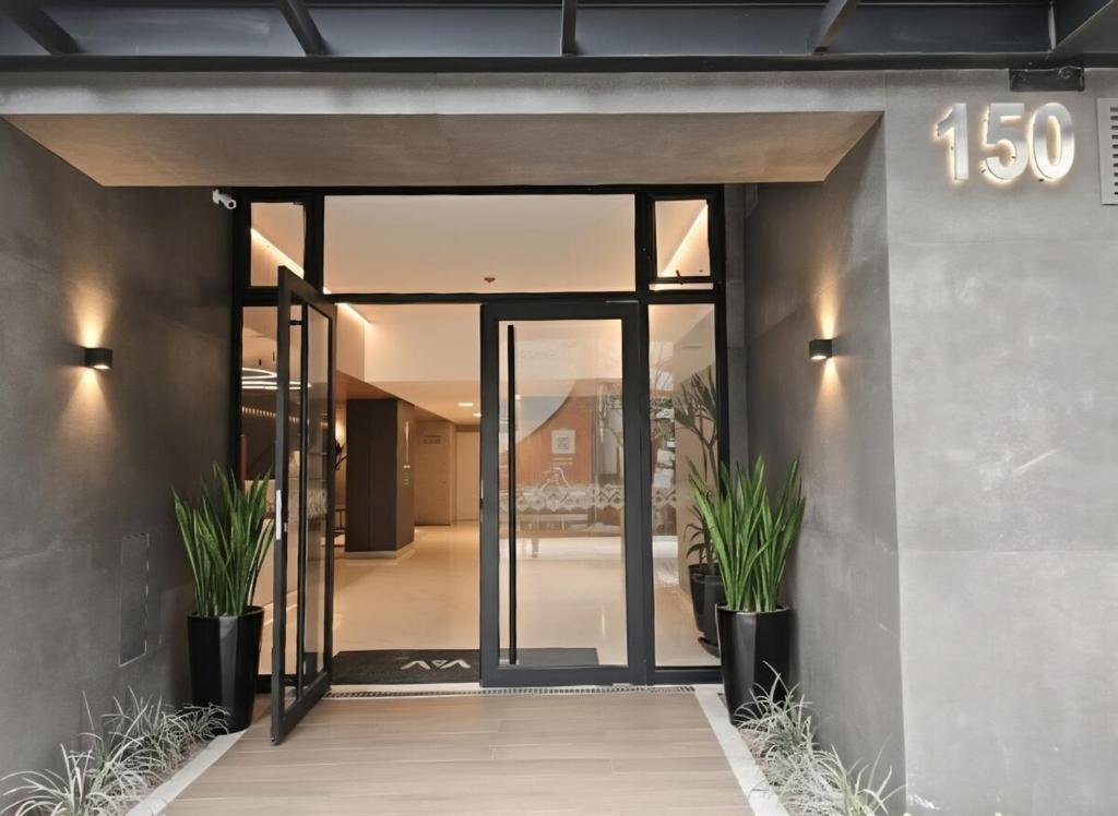 Apartment suite in the heart of Miraflores! walk to Kennedy - 5