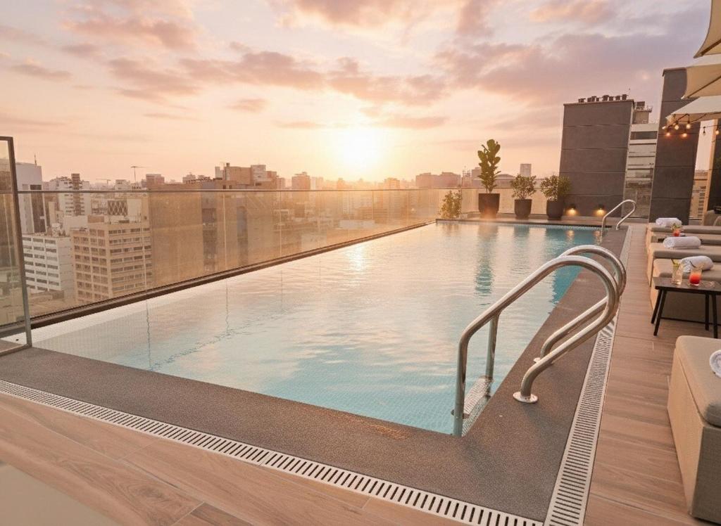 Apartment suite in the heart of Miraflores! walk to Kennedy - 2