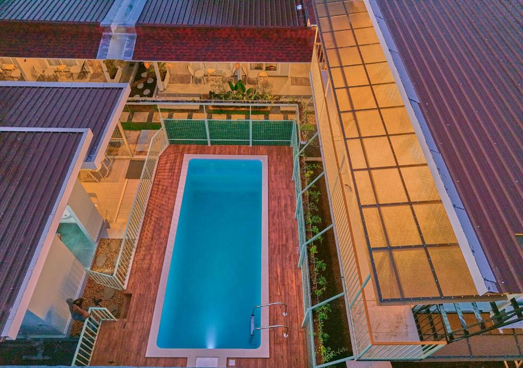 Photo inspiration: Off Grid Luxury Houseboats With Swimming Pool Reference: From 14 Kayal Cove Luxury Pool Resort Houseboats Alleppey By