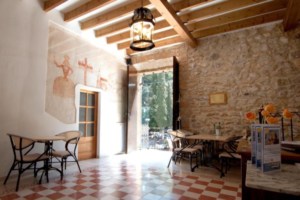 Petit Hotel Hostatgeria La Victoria — Restaurant & bars in Alcudia, Balearic Islands