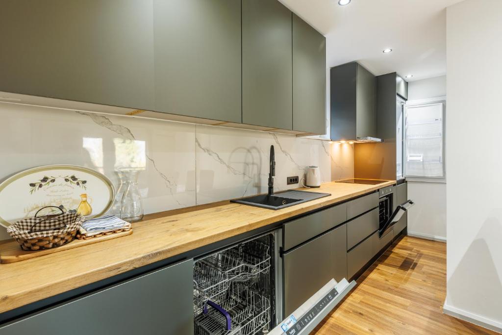 New & Modern 2 apartments with free parking in Sarajevo - 5