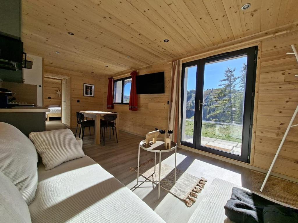 Lumineux T3 neuf face pistes - 2 chambres 6 personnes - Rez de jardin panoramique - Parking Privé - 1