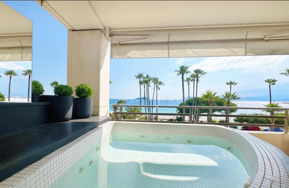 Luxueux 100m2 Croisette 5 étoiles - Vue mer Terrasse & Jacuzzi - Accès direct plage Miramar - 3