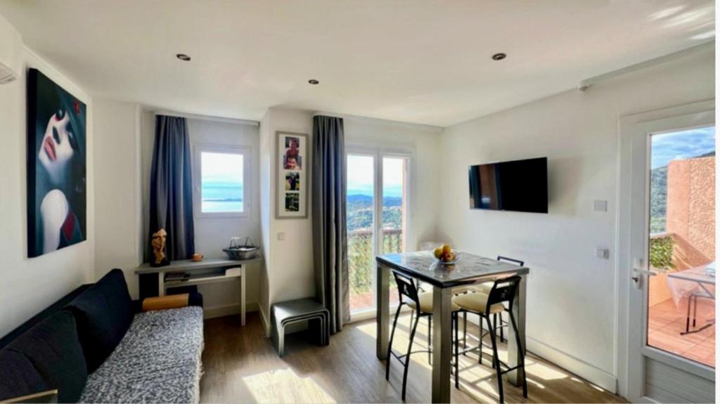 Appart Les Issambres Var vue mer 4 à 6 pers proche Ste Maxime et St Raphael - 2