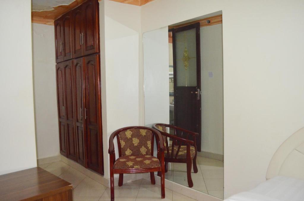 Mt. Zion Hotel Annex photo