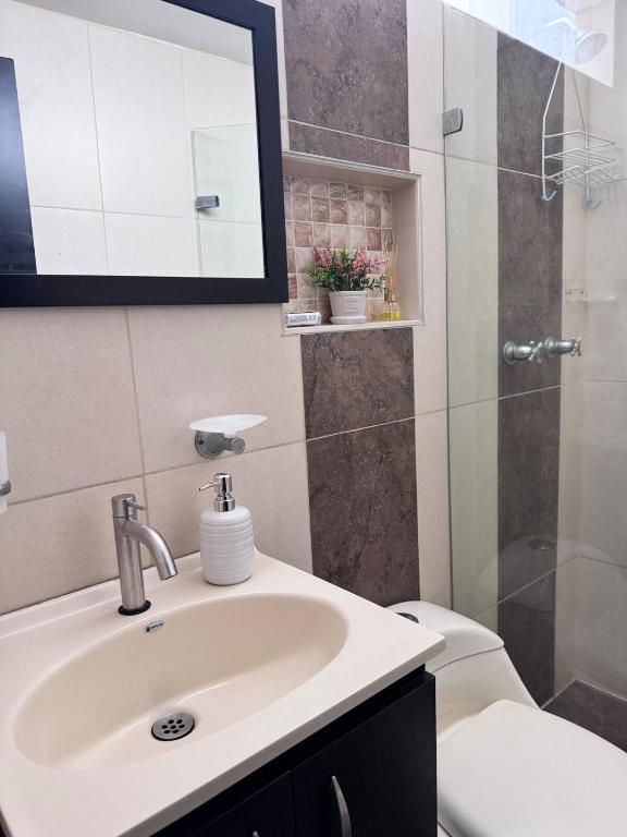 Acogedor Apartamento en la ciudad de Medellín- La floresta - 2