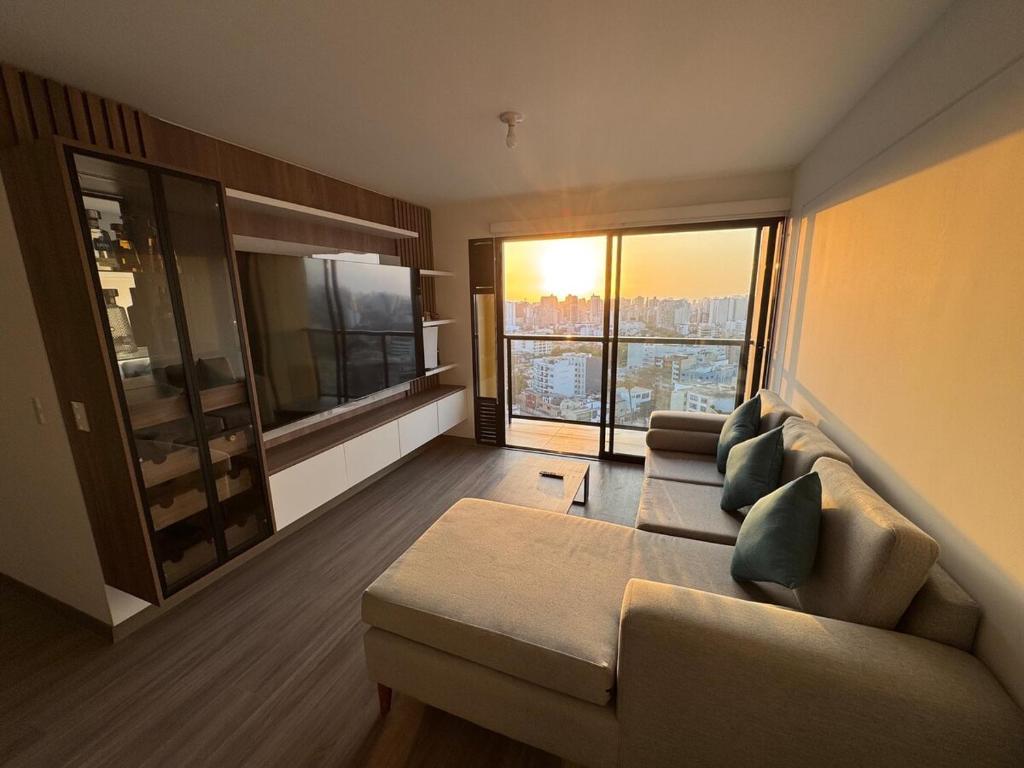 Cozy bedroom in Miraflores with rooftop pool - 1