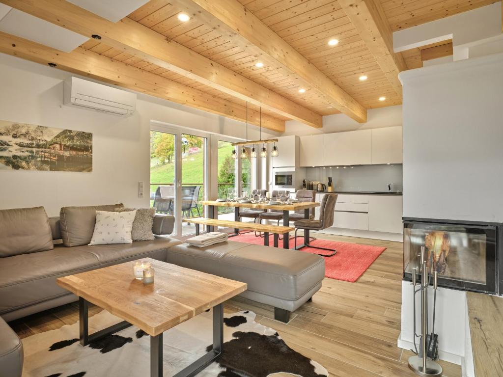 Penthouse Cassiopeia by AA Holiday Homes SKI IN SKI OUT - 1