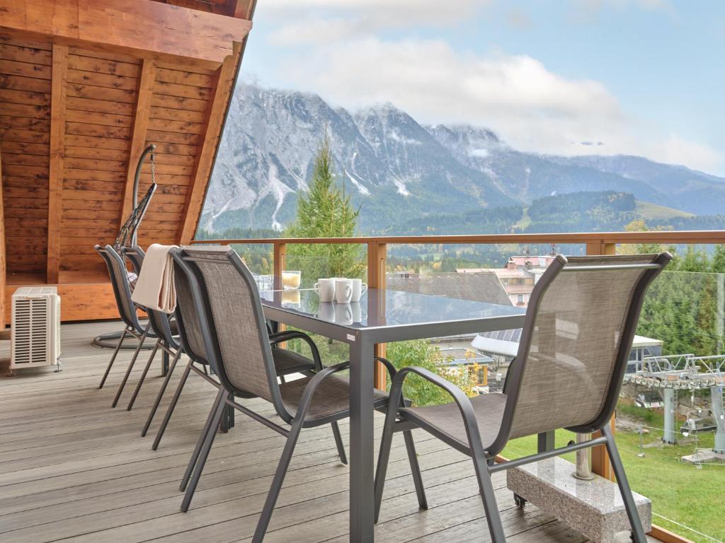 Penthouse Cassiopeia by AA Holiday Homes SKI IN SKI OUT - 3