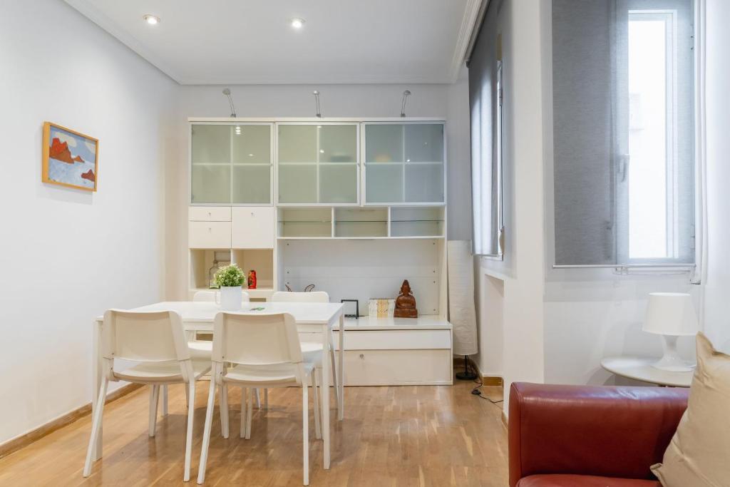 Central Cozy -1Bedroom 1Bath -Anton Martin - 5