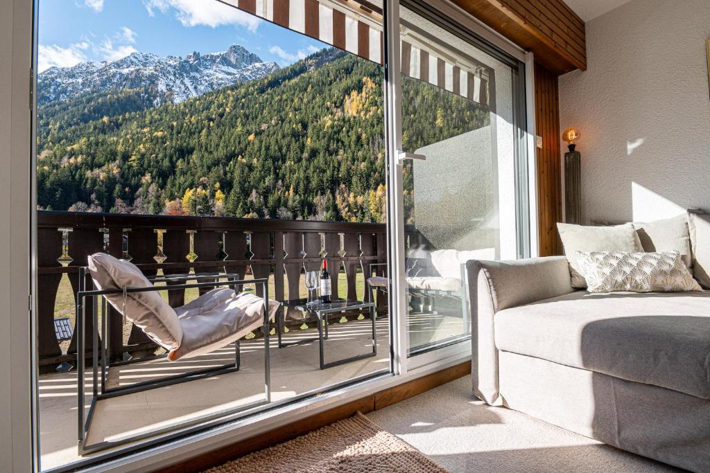 Apartment Mika, Alpes Agency, Slope side location, Central Chamonix, Sleeps 4-6 - 5