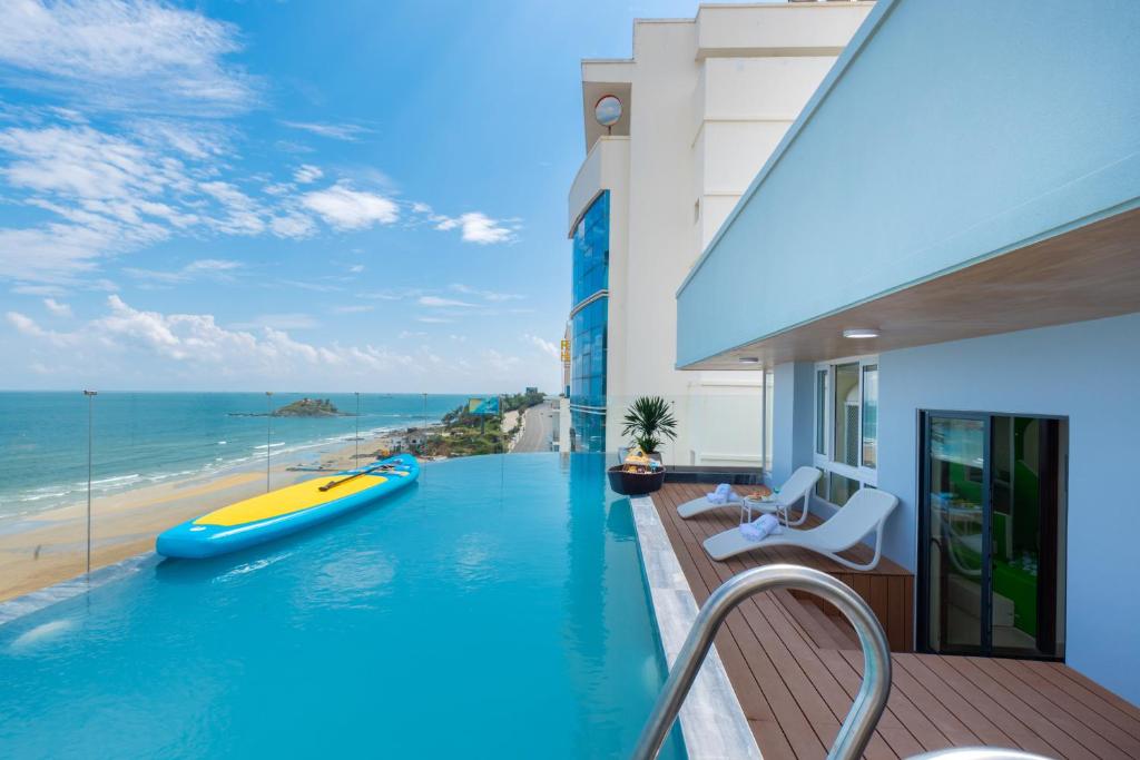 Swimming pool, One Season Boutique Hotel Vung Tau - Beachfront in Vung Tau