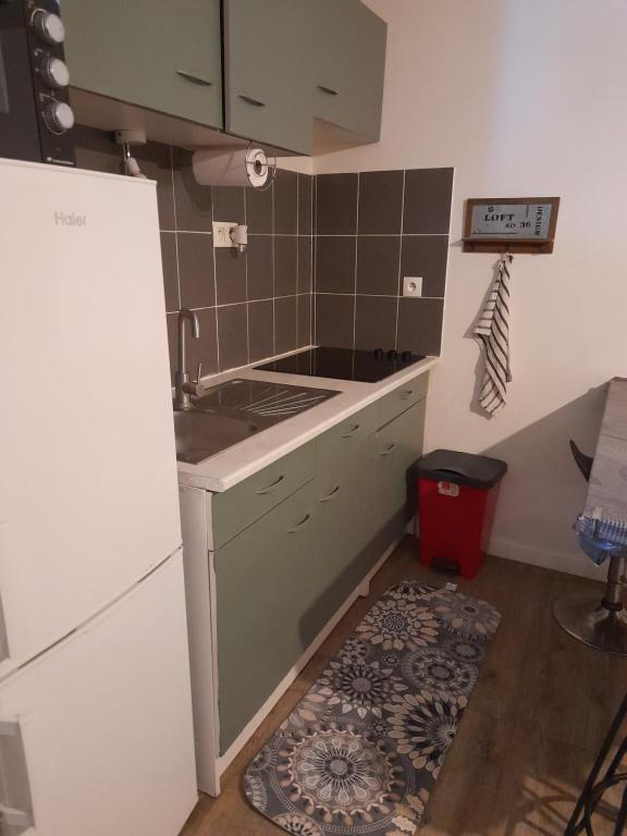 Studio 23 m2, proche centre, calme, WIFI, pk - 4