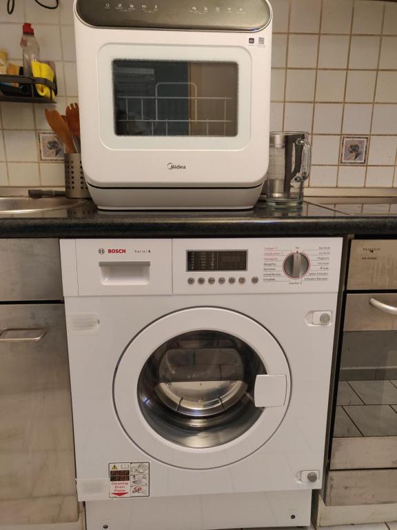 Charming Room in a Central Location with perfect Connectivity - 4