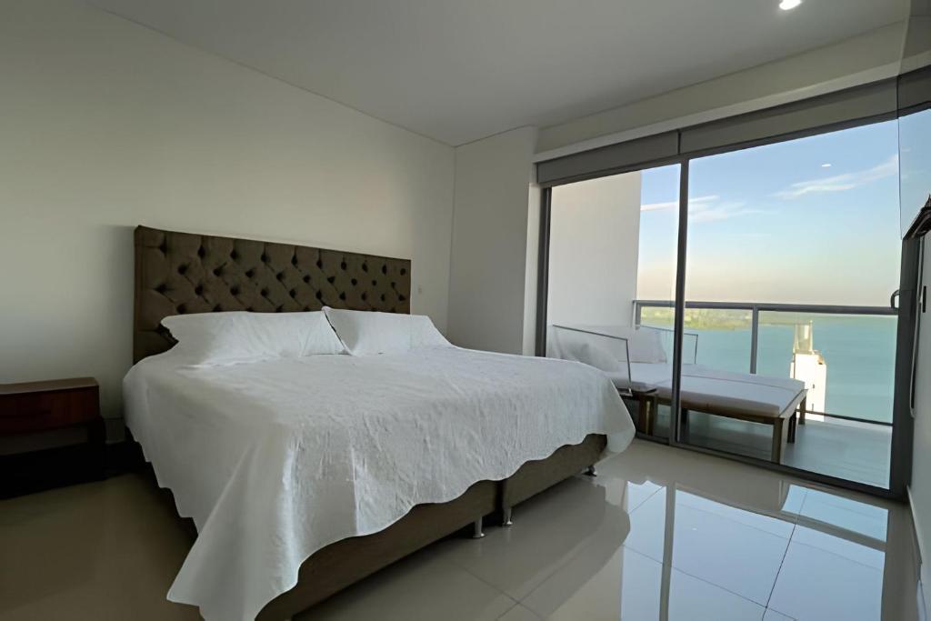 Infinitum Spectacular 23rd floor 1 BR Condo - 2