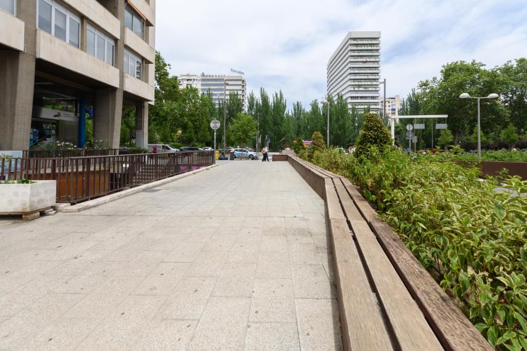 Piso de 2 Dormitorios con Vistas a la Ciudad Confort y Estilo en Madrid Temporal AGPE322 - 5