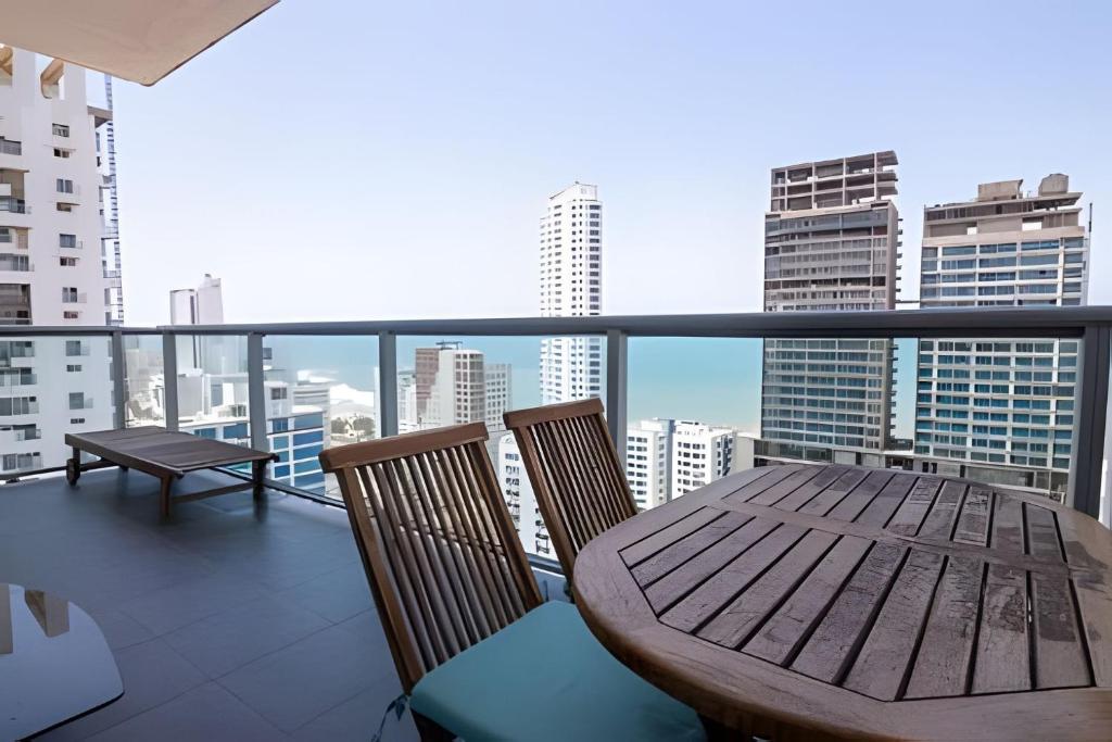 Luxurious 2-bd apt on the 23rd floor - Infinitum - 1