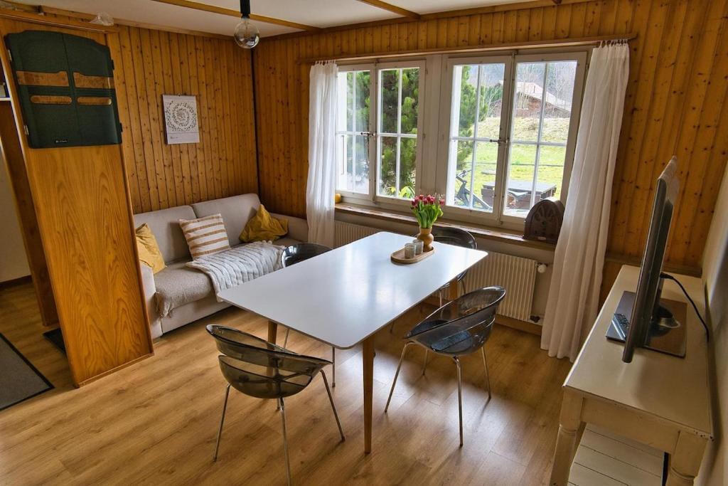 Kiwi Chalet - Mountain Views & Cozy NZ Vibes - 5