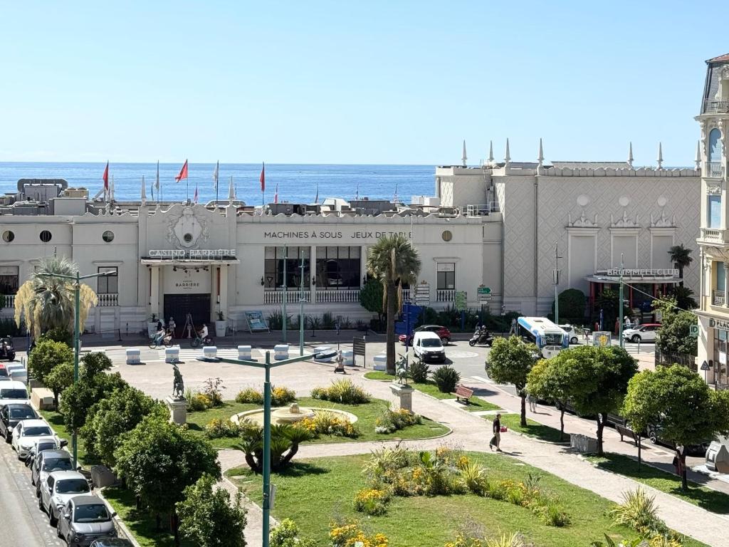 Beau 3 pieces, Vue Mer, 100m du Casino et des plages, double exposition avec terrasses - 5