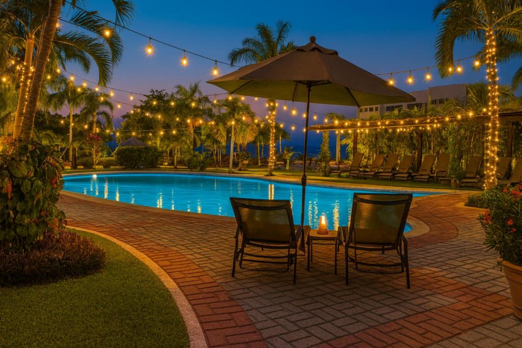 Family Home close to the Beach, Vidanta, Aqua Adventures with Pool & Parking - 2