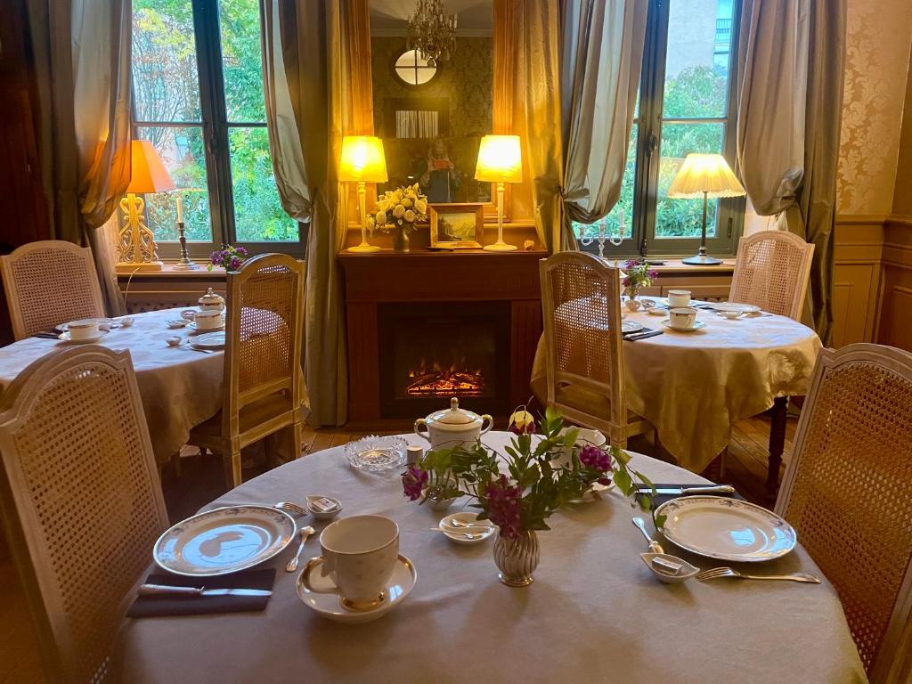 Demeure Saint Louis Historic manor, air-conditioned, free private parking, City 700m, WIFI, view - 4