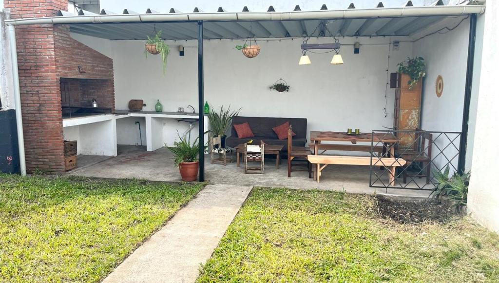 Casa, gran parrillero a pocos minutos de sitios turísticos - 1