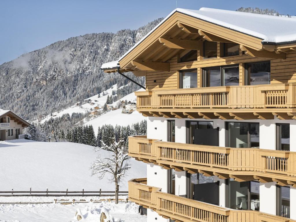 Alpine apartment with dream view & garden feeling - 2