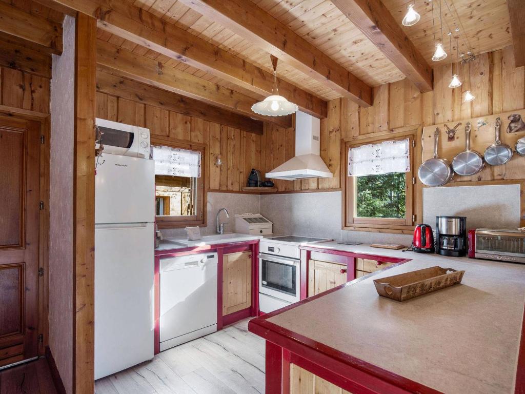 Chalet savoyard près des pistes, 13 personnes, Parking, Wifi - FR-1-568-59 - 3