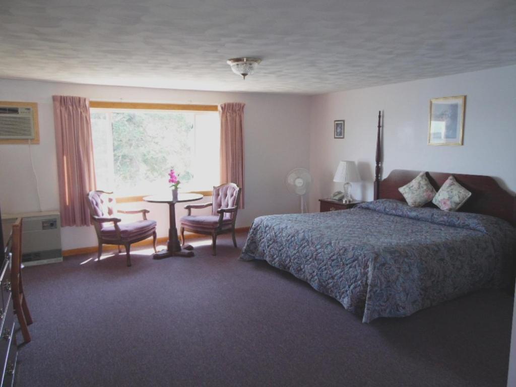 Redclyffe Shore Motor Inn photo